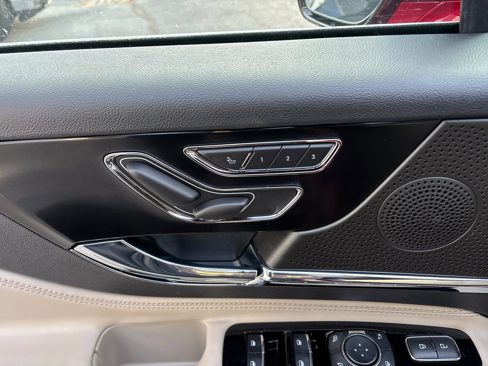 New 2026 Lincoln Corsair Premiere image 12