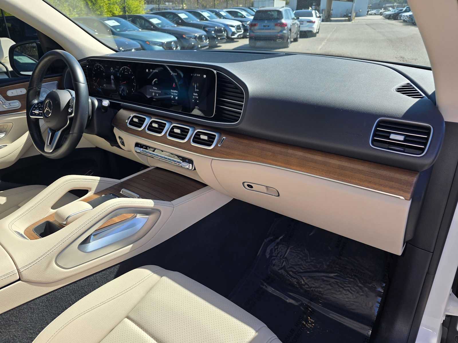 Used 2022 Mercedes-Benz GLE 350 4MATIC w/ AMG Line Exterior image 10