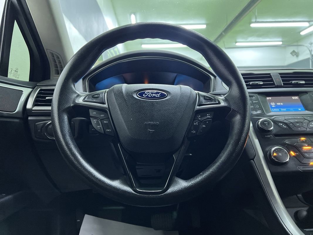 Used 2017 Ford Fusion SE FWD image 20