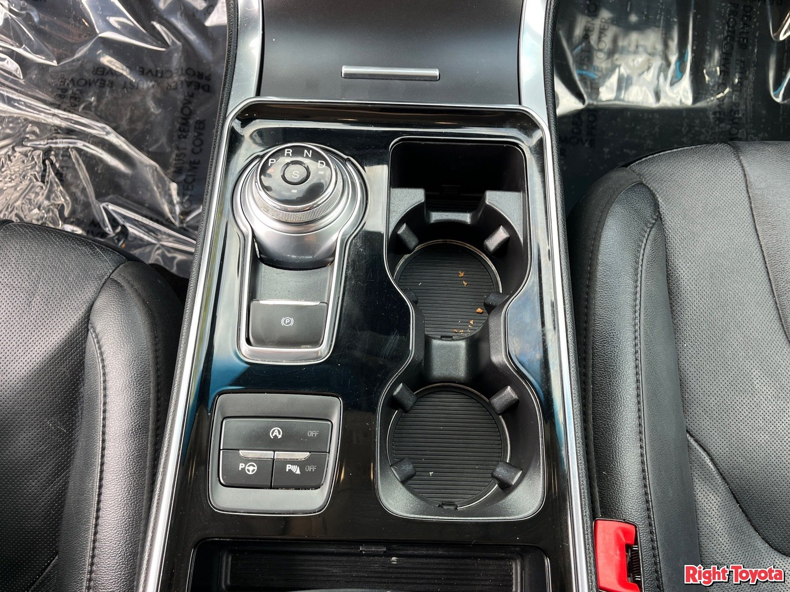 Used 2019 Ford Edge Titanium w/ Equipment Group 301A FWD image 30