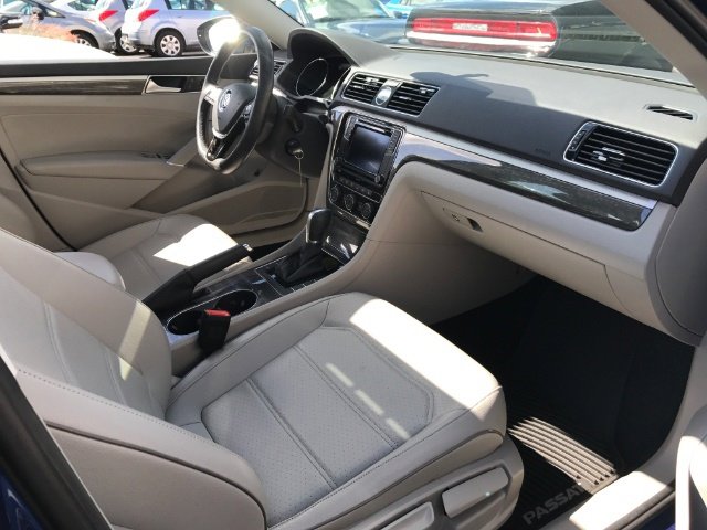 Used 2016 Volkswagen Passat 1.8T SE FWD image 5