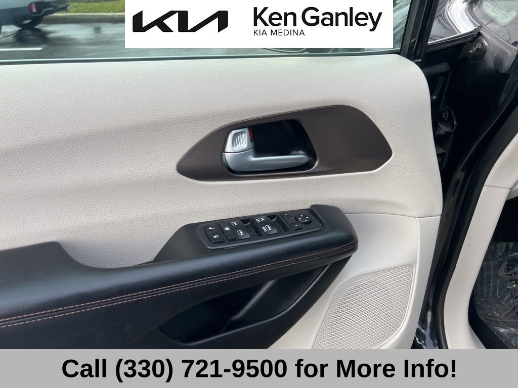 Used 2018 Chrysler Pacifica Touring-L w/ Premium Audio Group image 26