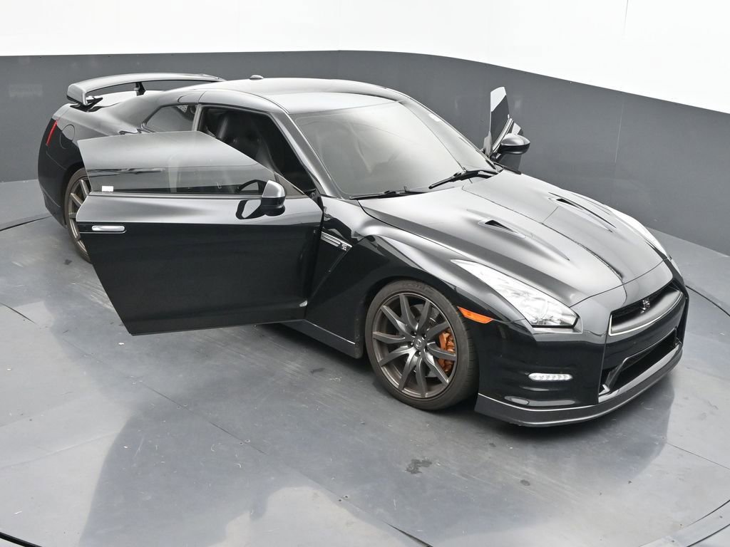 Used 2014 Nissan GT-R Premium image 55