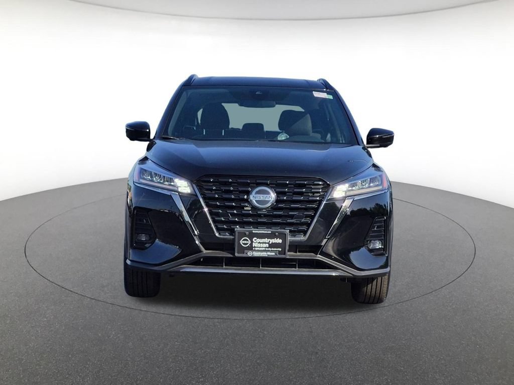Used 2021 Nissan Kicks SR FWD image 2