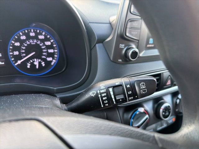 Used 2021 Hyundai Kona SE image 32