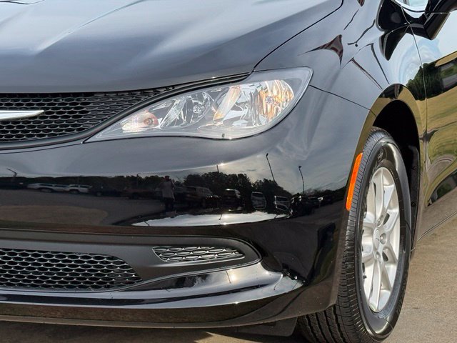 New 2027 Chrysler Pacifica LX FWD image 11