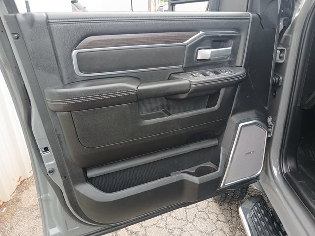 New 2026 RAM 5500 4x4 Crew Cab w/ Laramie Trim Package image 48