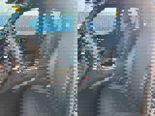 Used 2025 Mercedes-Benz GLC 300 GLC 300 image 11