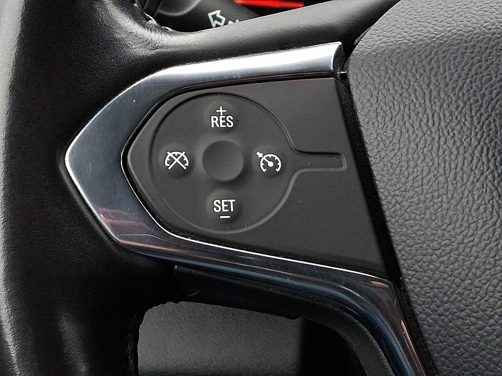 Used 2019 Chevrolet Traverse LT w/ LPO, Blackout Package AWD/4WD image 21