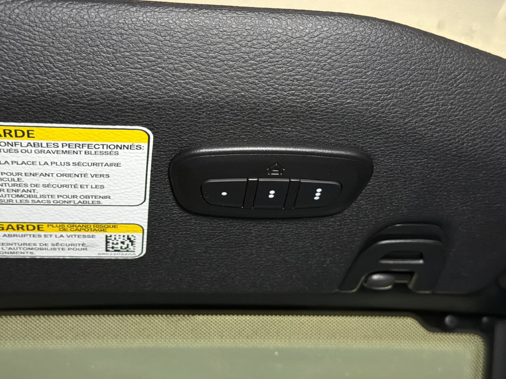 Used 2024 Jeep Wrangler Unlimited Rubicon w/ Technology Group AWD/4WD image 31