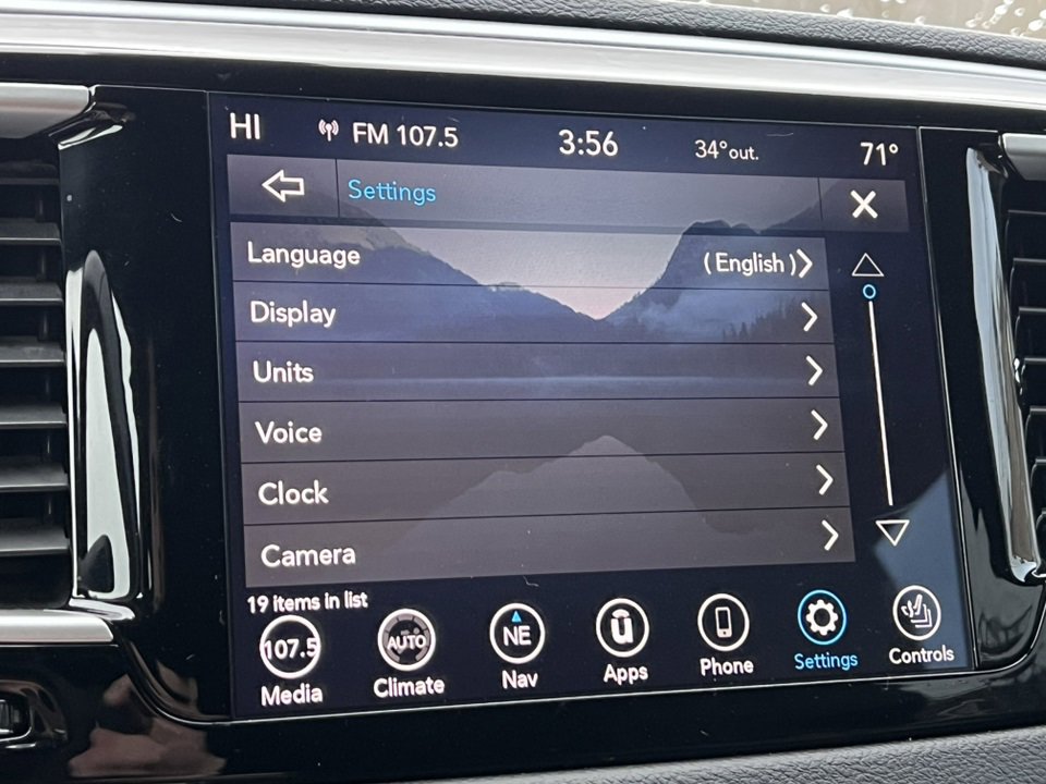 Used 2020 Chrysler Pacifica Touring-L Plus image 26