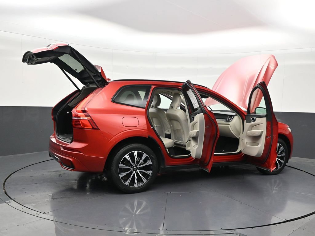 Used 2024 Volvo XC60 B5 Core AWD/4WD image 30