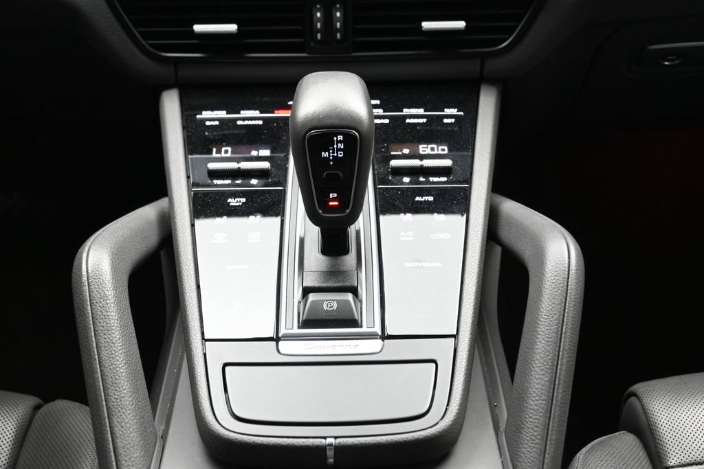 Certified 2023 Porsche Cayenne Platinum Edition AWD/4WD image 23