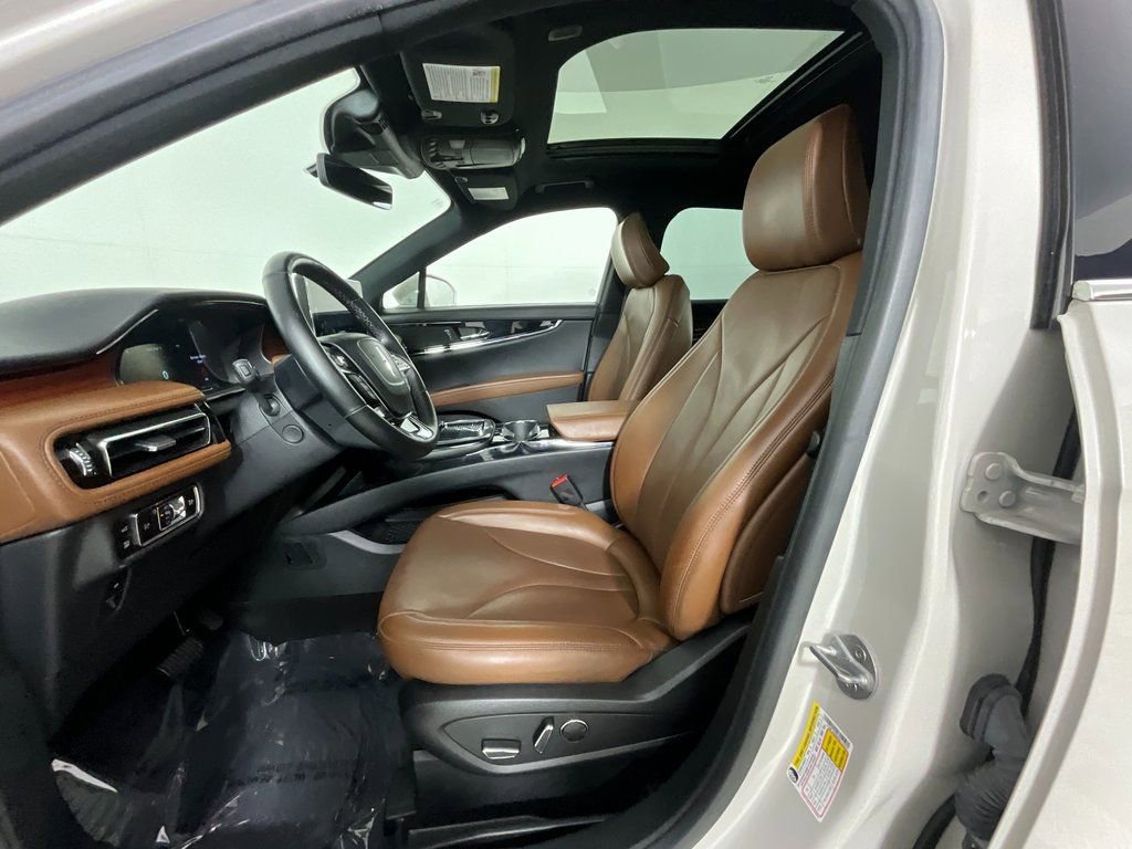 Certified 2023 Lincoln Nautilus Reserve image 16