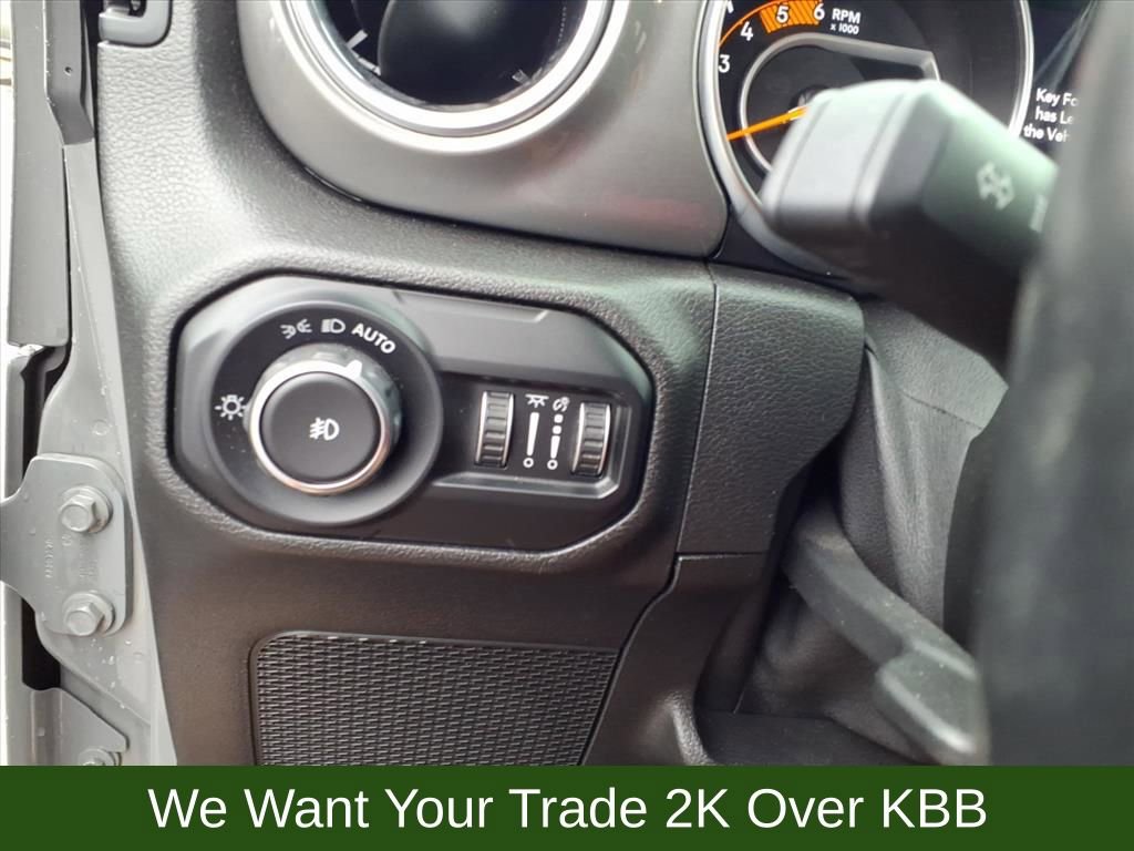Used 2021 Jeep Wrangler Unlimited Sahara w/ Dual Top Group AWD/4WD image 33