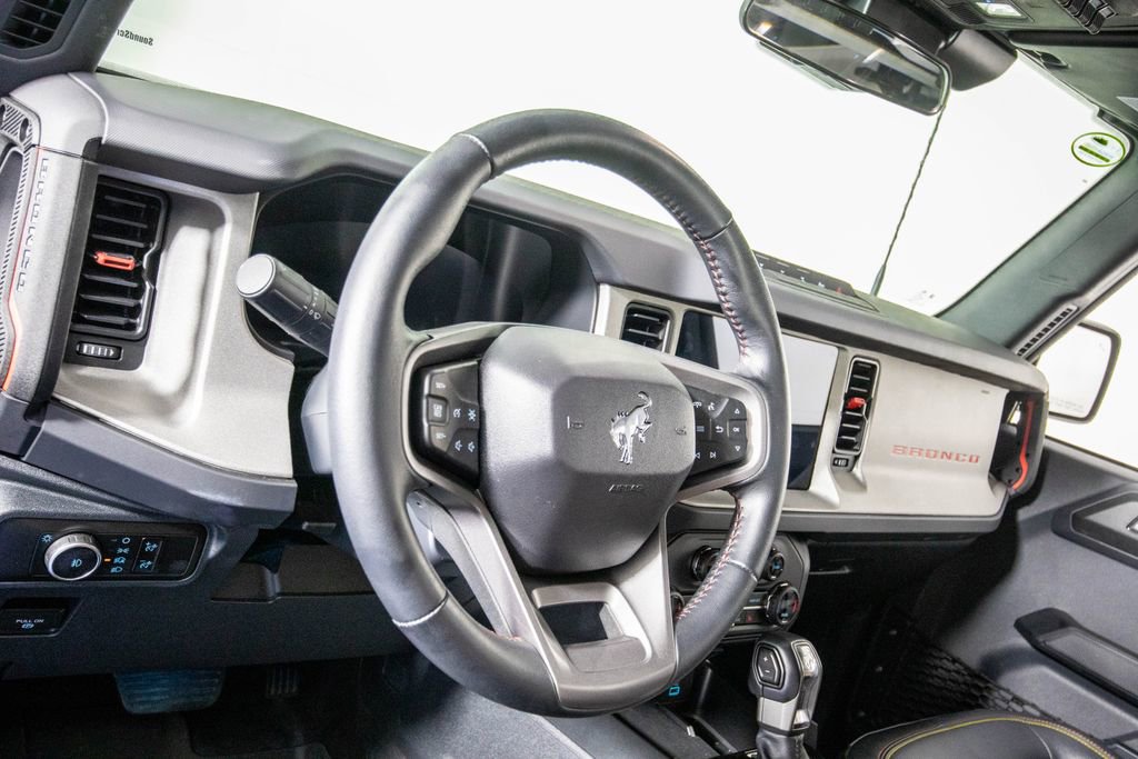 Used 2025 Ford Bronco Big Bend w/ Black Diamond Package image 17