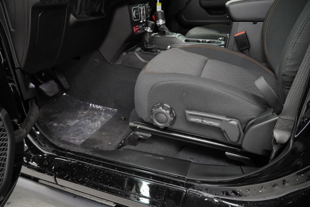 New 2026 Jeep Gladiator Mojave w/ Safety Group image 30