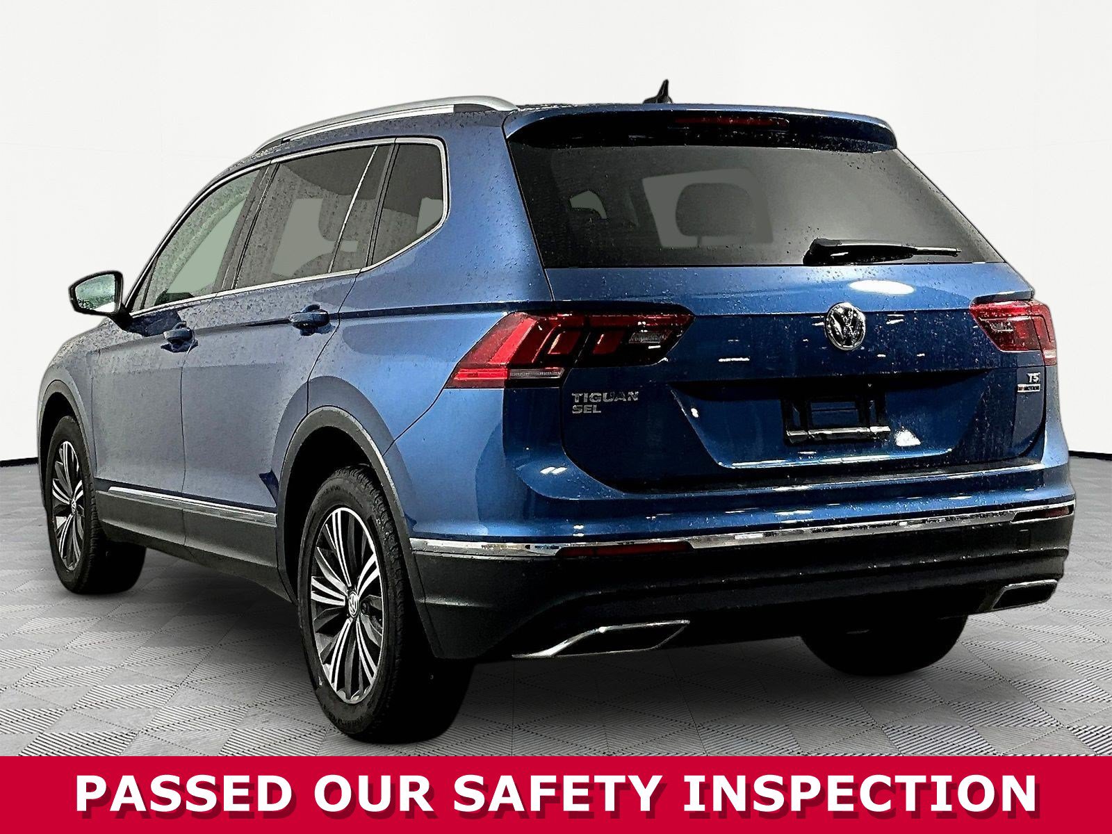 Used 2018 Volkswagen Tiguan SEL AWD/4WD image 4