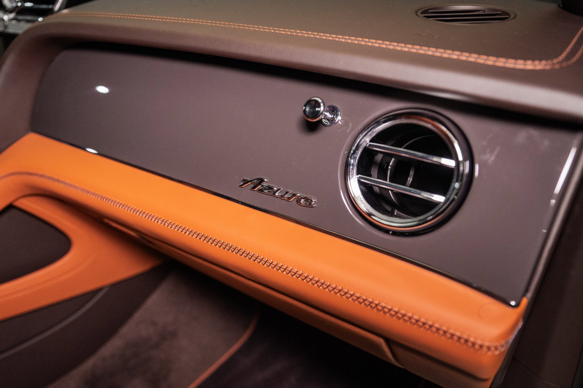 New 2025 Bentley Bentayga image 56