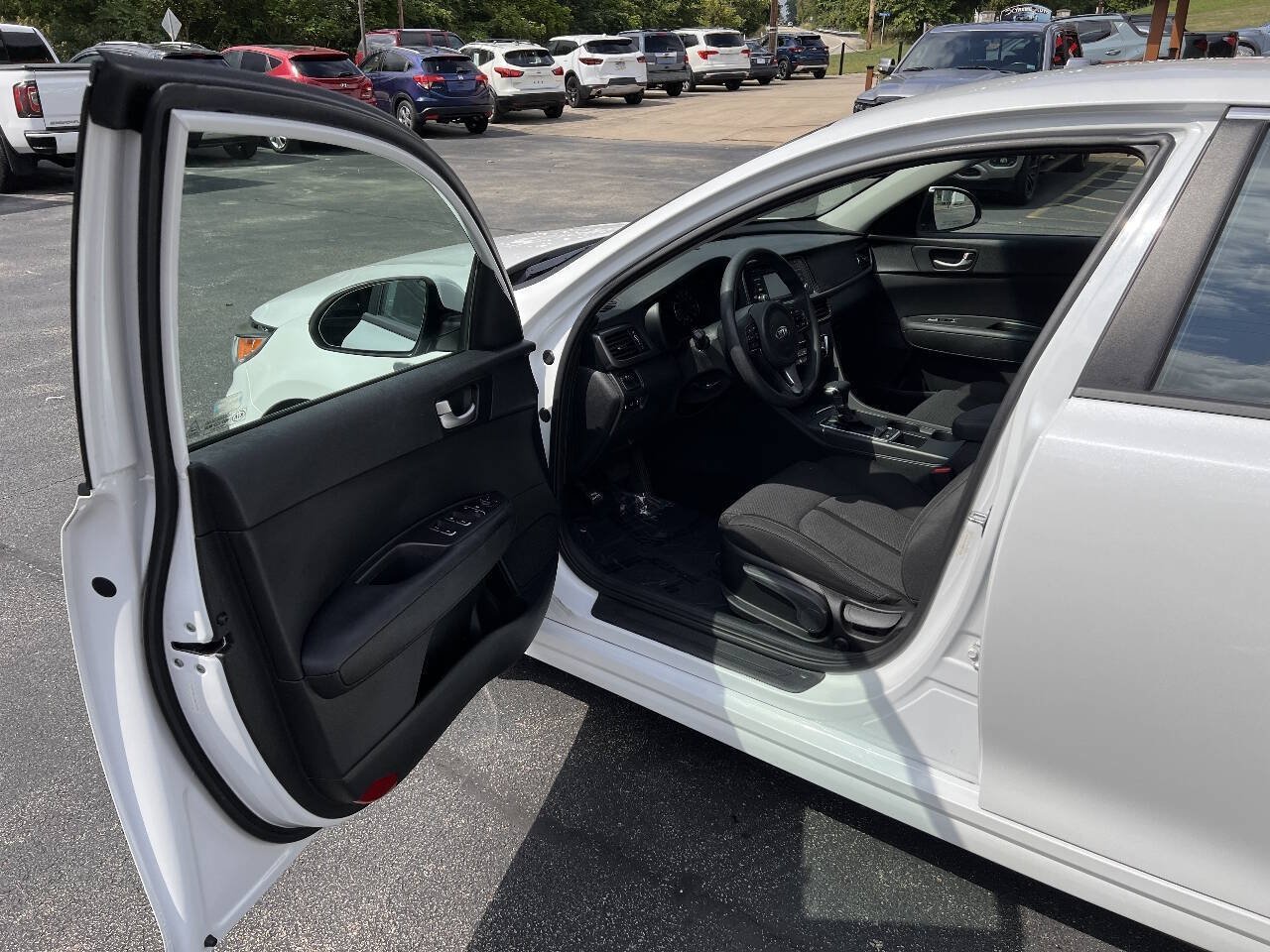 Used 2017 Kia Optima LX FWD image 10