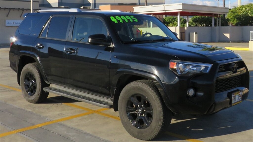 Used 2016 Toyota 4Runner SR5 image 4