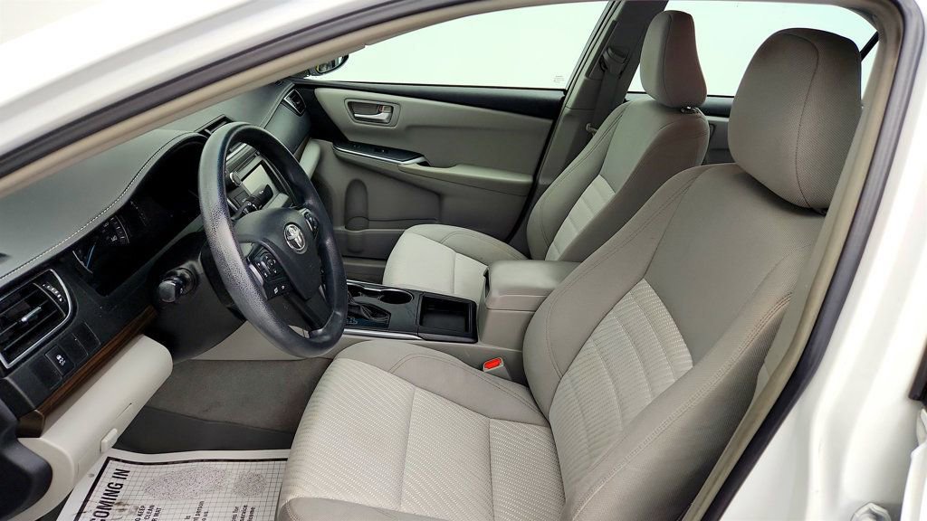 Used 2015 Toyota Camry LE FWD image 19