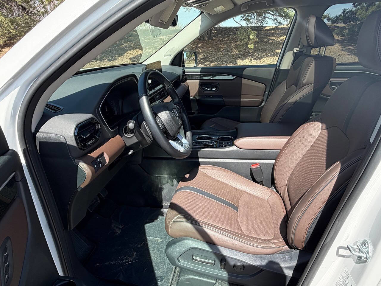 Used 2023 Honda Pilot Elite image 13