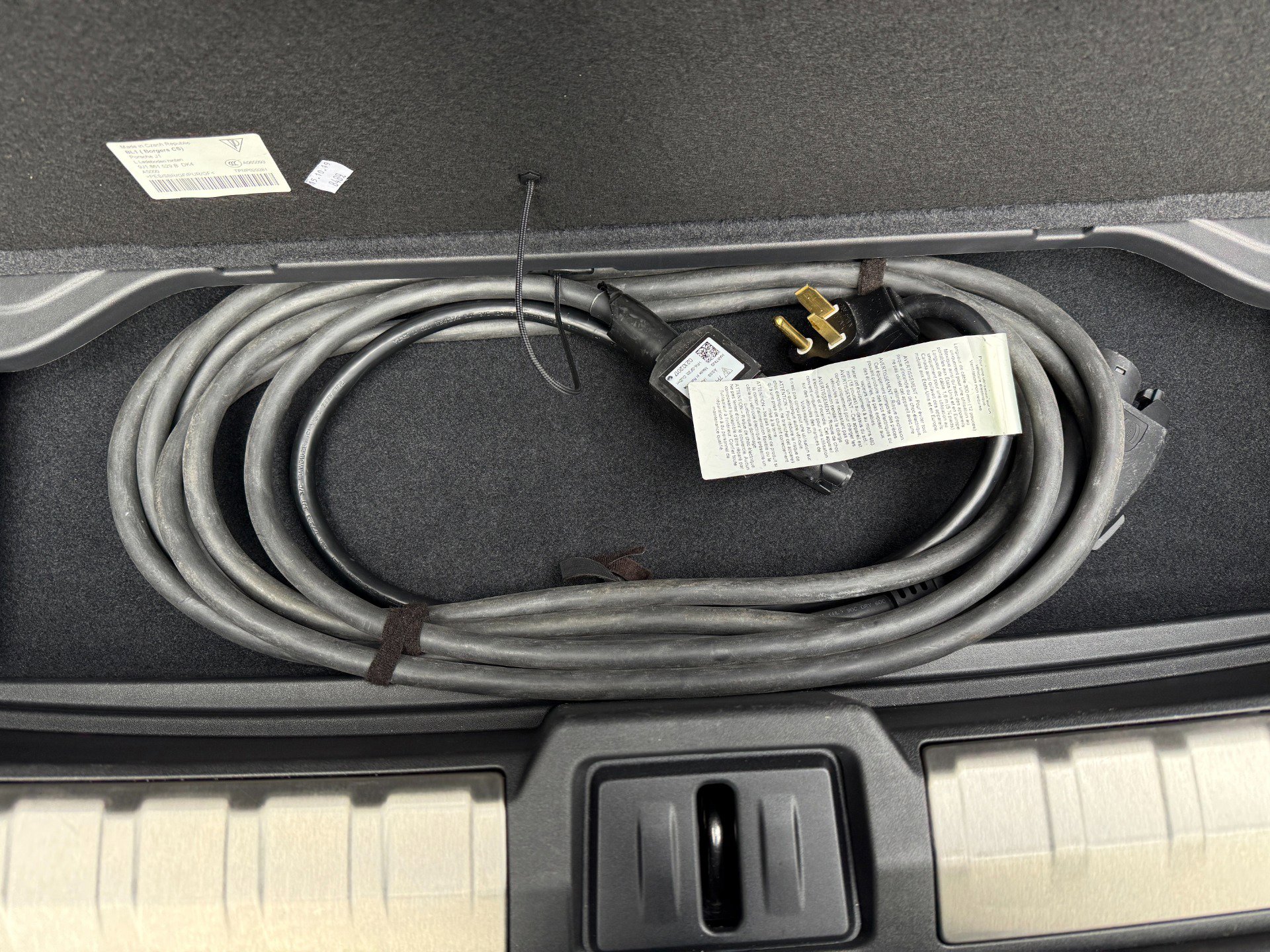 Used 2020 Porsche Taycan Turbo S image 39