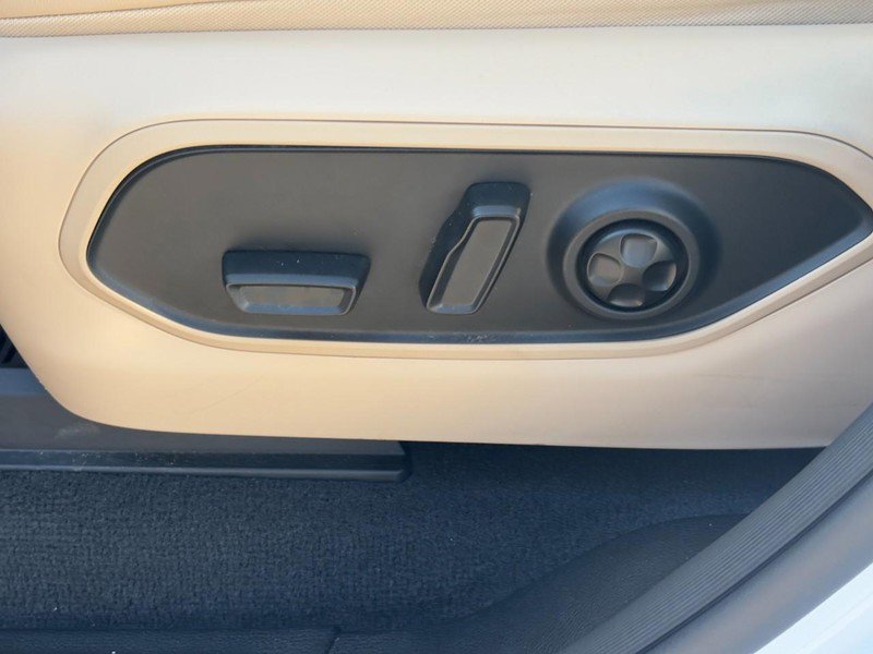 Used 2022 Jeep Grand Cherokee L Limited AWD/4WD image 16
