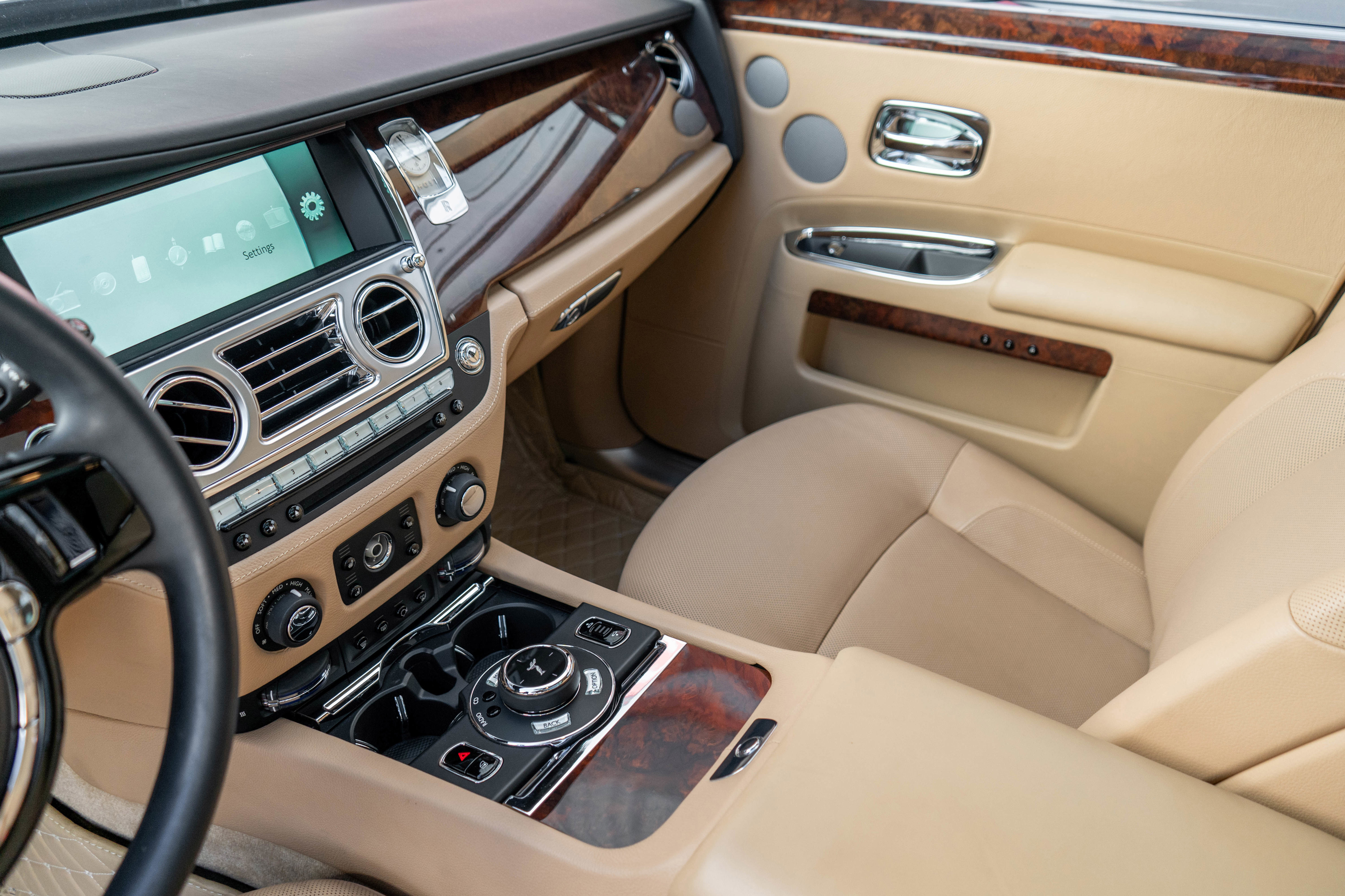 Used 2014 Rolls-Royce Ghost image 19