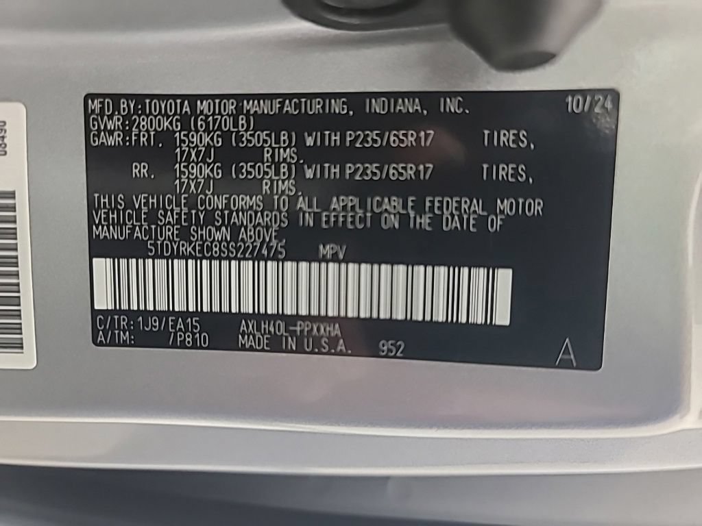 Used 2025 Toyota Sienna XLE FWD image 42