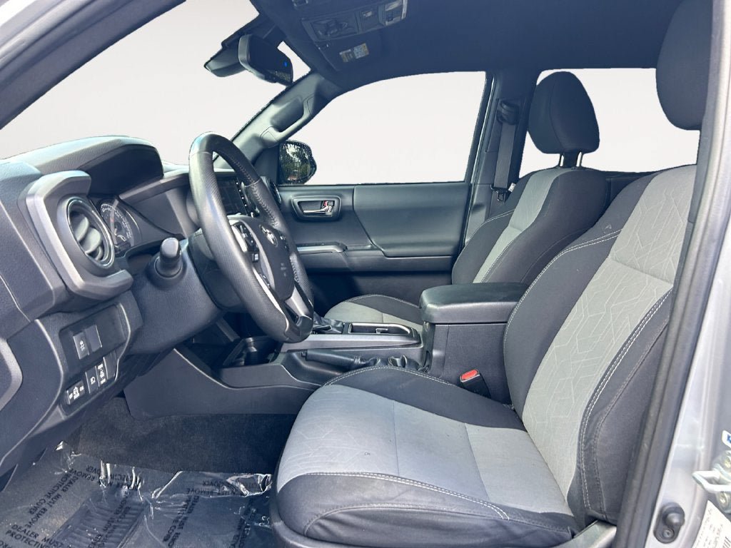 Used 2021 Toyota Tacoma TRD Off-Road AWD/4WD image 6