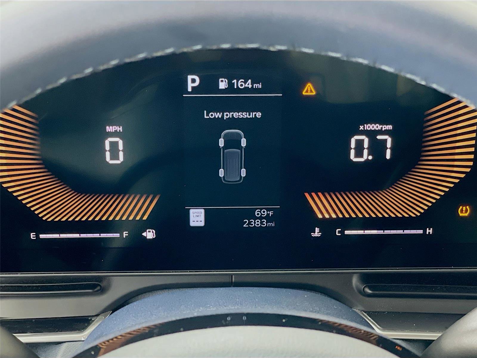 Used 2025 Kia Carnival EX image 15