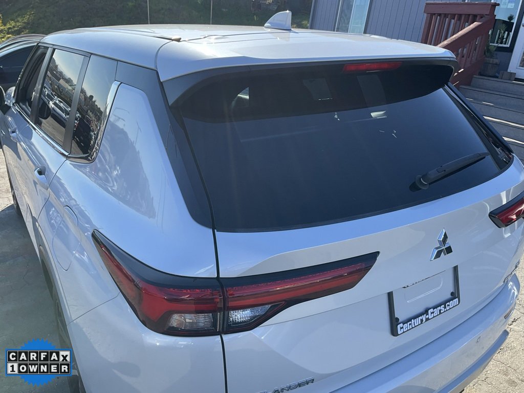 Used 2023 Mitsubishi Outlander SE image 89