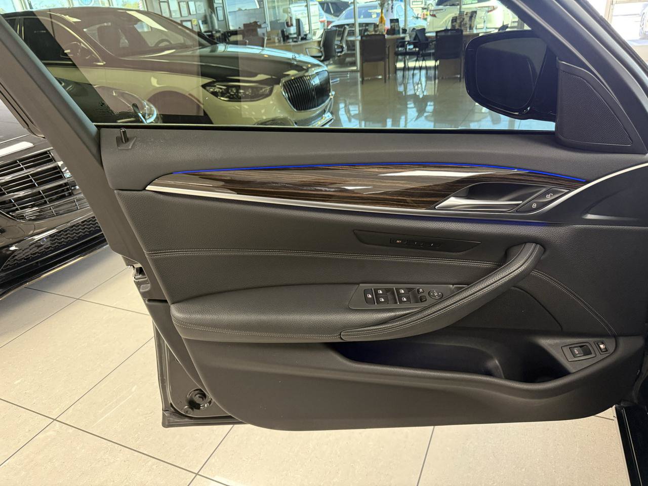 Used 2019 BMW 530e RWD image 9