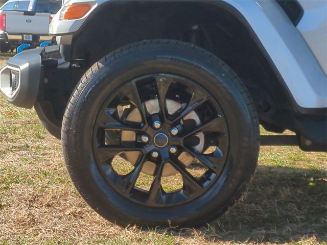 Used 2024 Jeep Wrangler Unlimited Sahara w/ Technology Group image 17