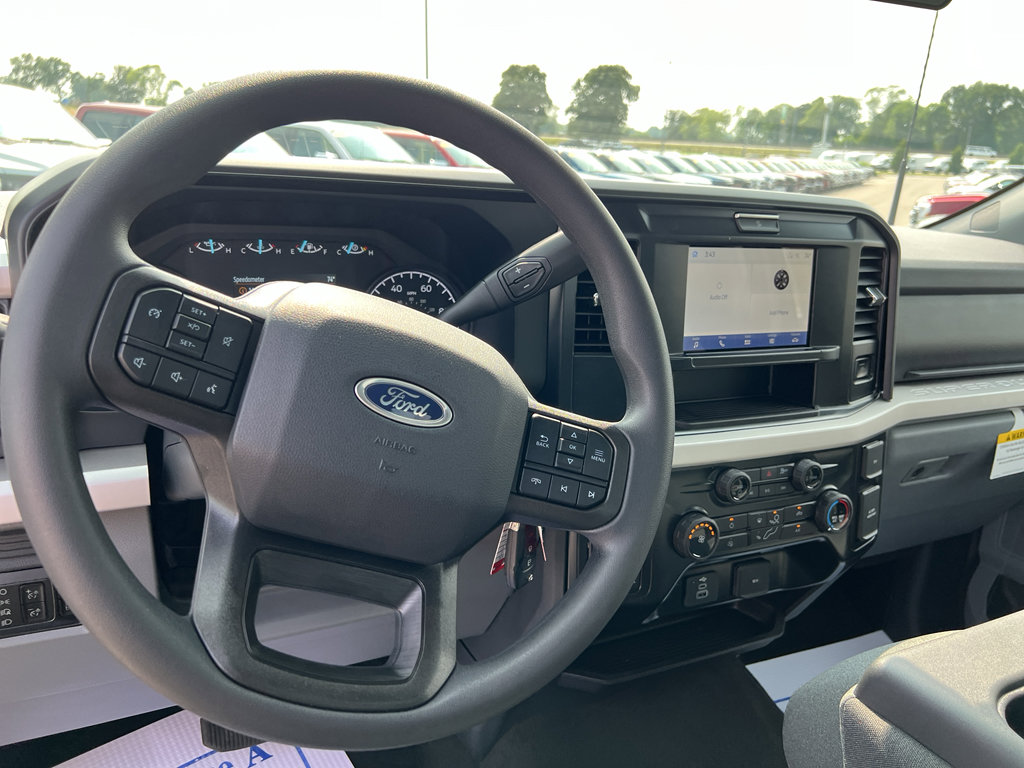 New 2025 Ford F250 XLT image 25