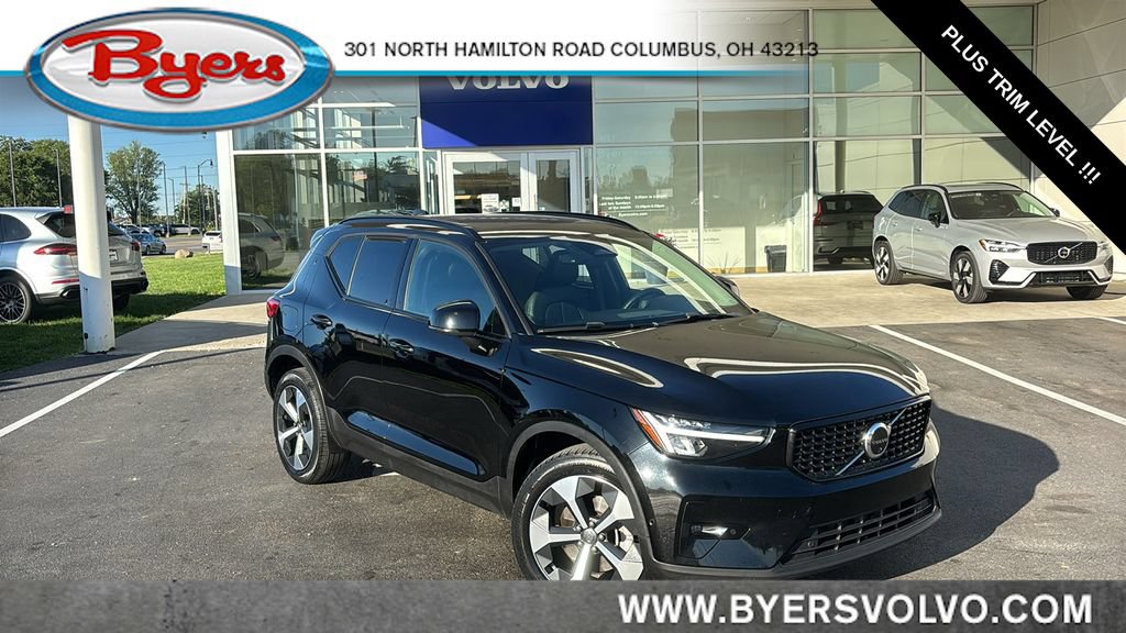 Used 2023 Volvo XC40 B5 Plus w/ Driver Assist Package AWD/4WD video 1