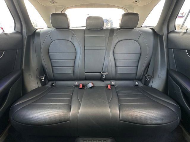 Used 2021 Mercedes-Benz GLC 300 4MATIC image 16