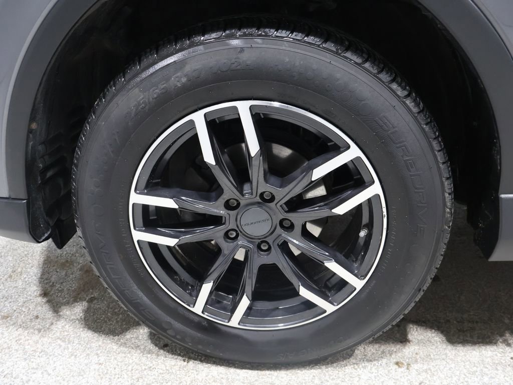 Used 2016 Toyota RAV4 LE image 9