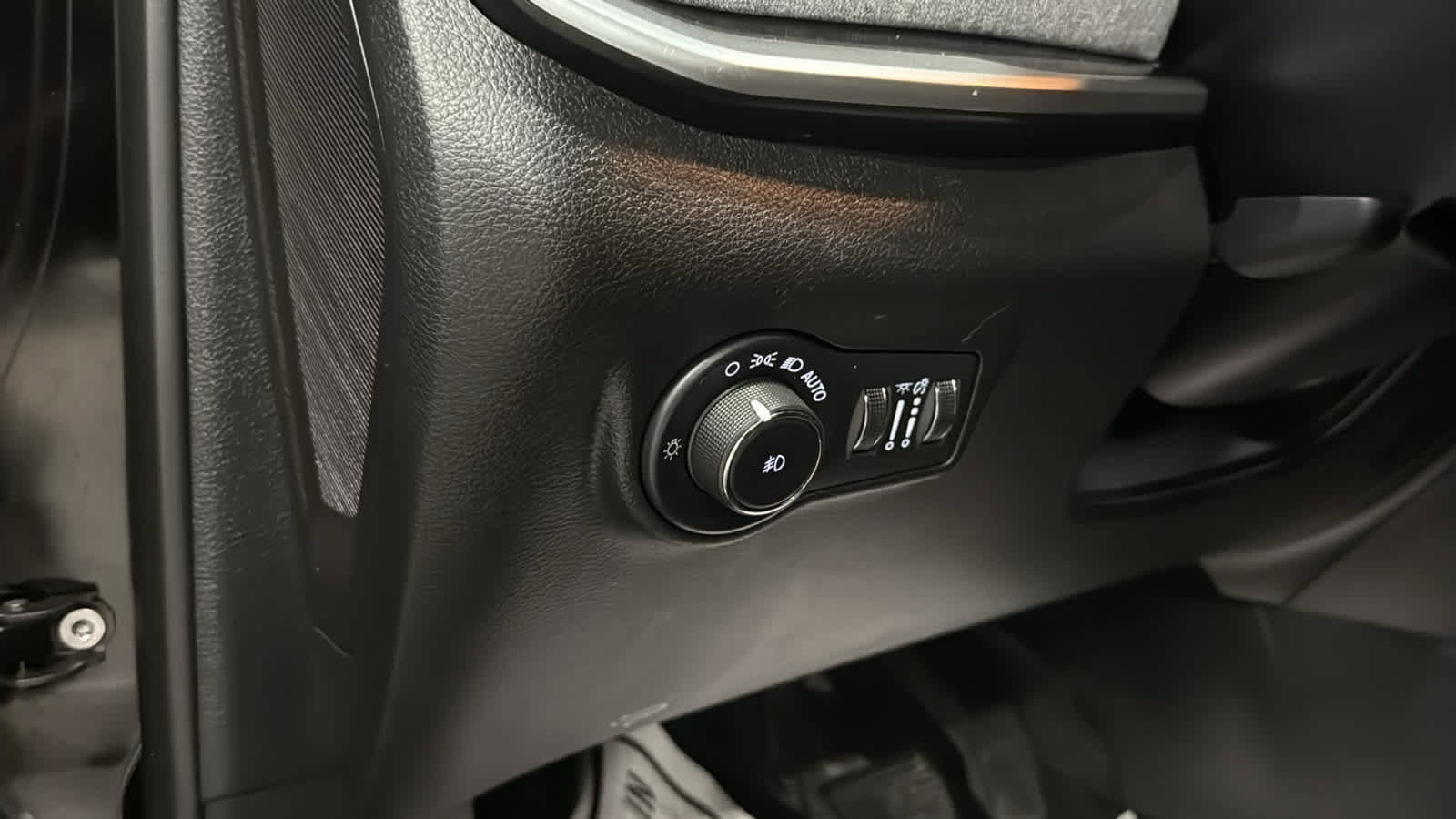 Certified 2024 Jeep Compass Latitude AWD/4WD image 23
