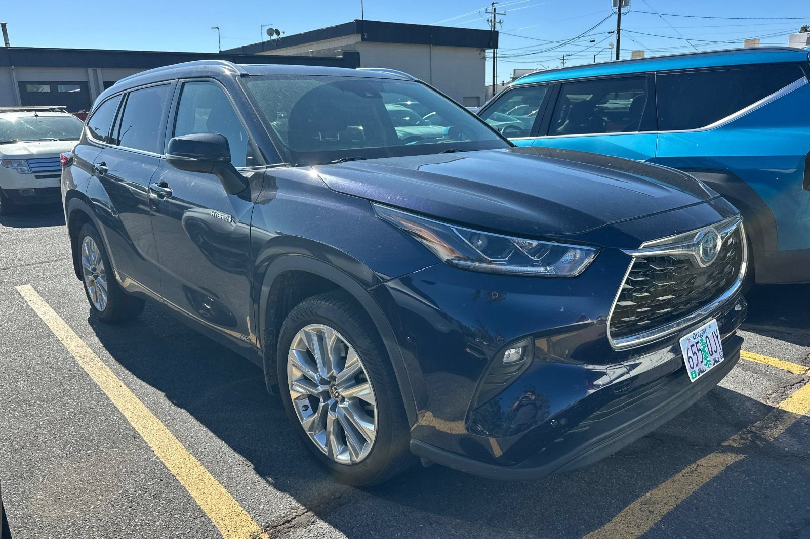 Used 2021 Toyota Highlander Limited AWD/4WD image 2