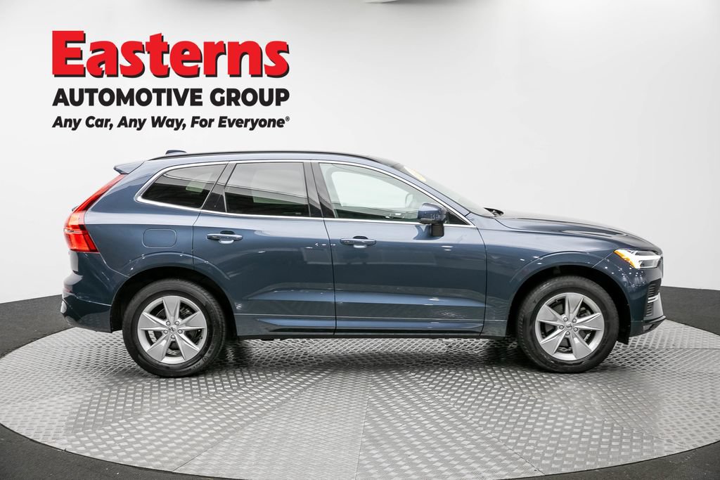 Used 2022 Volvo XC60 B5 Momentum AWD/4WD image 4