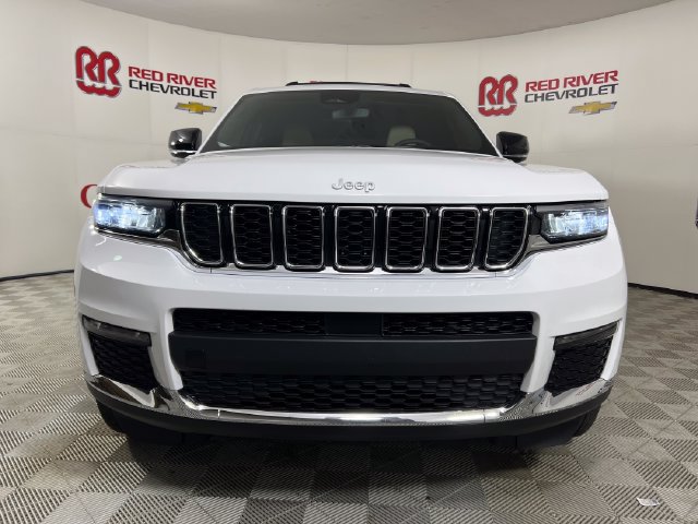 Used 2024 Jeep Grand Cherokee L Limited RWD image 2