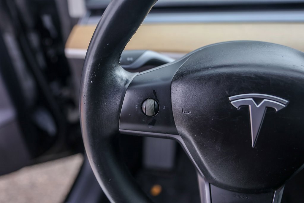 Used 2018 Tesla Model 3 Long Range image 12