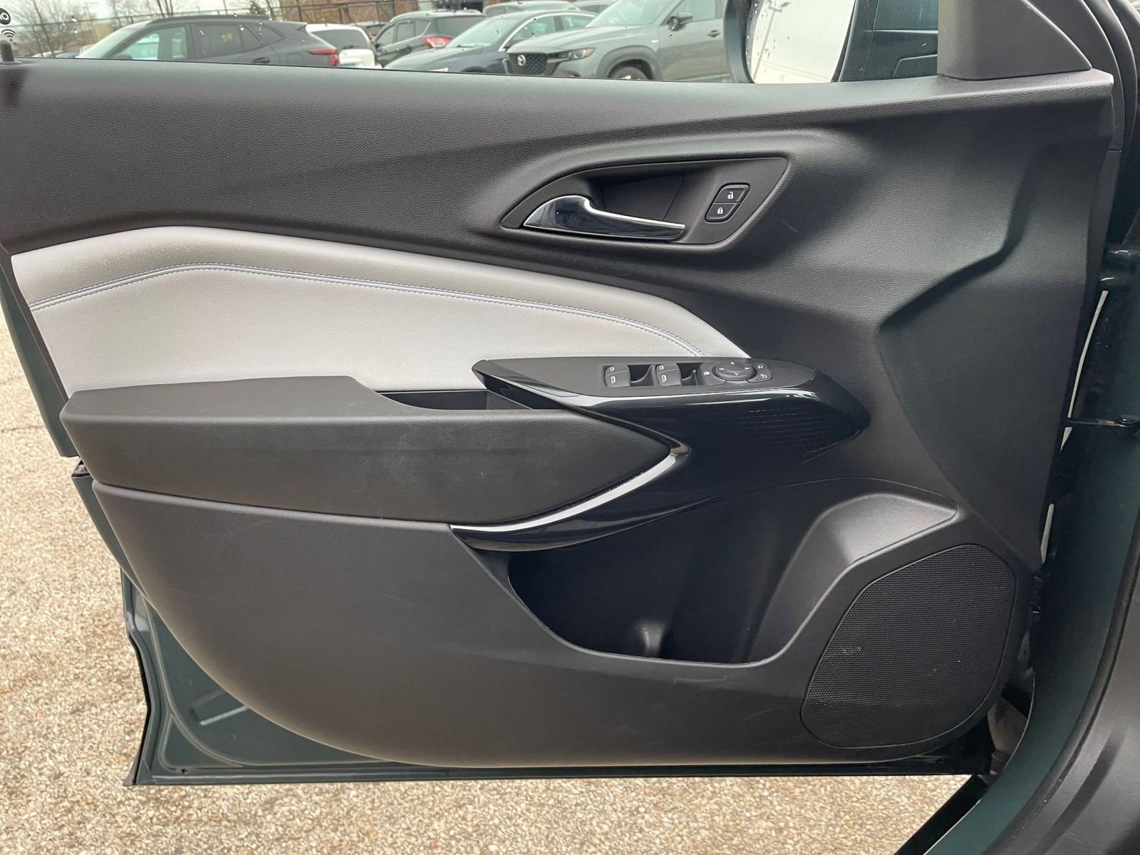 Used 2025 Chevrolet Trax LT image 18