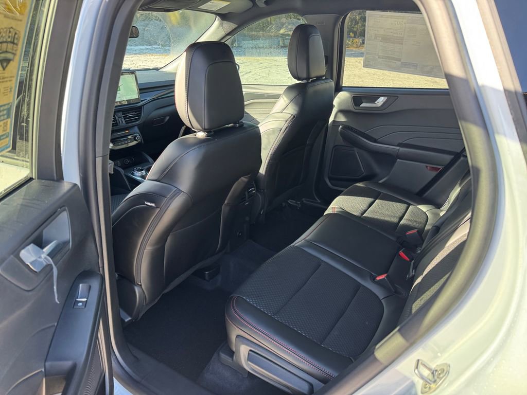 New 2026 Ford Escape ST-Line w/ Tech Pack #1 FWD image 24