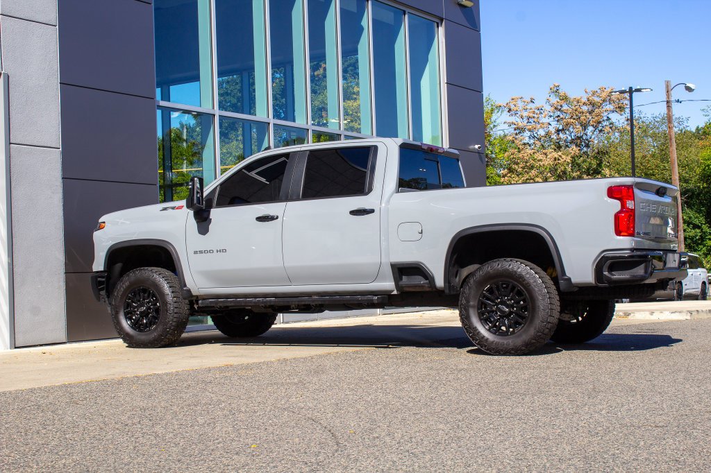 Used 2024 Chevrolet Silverado 2500 ZR2 AWD/4WD image 8