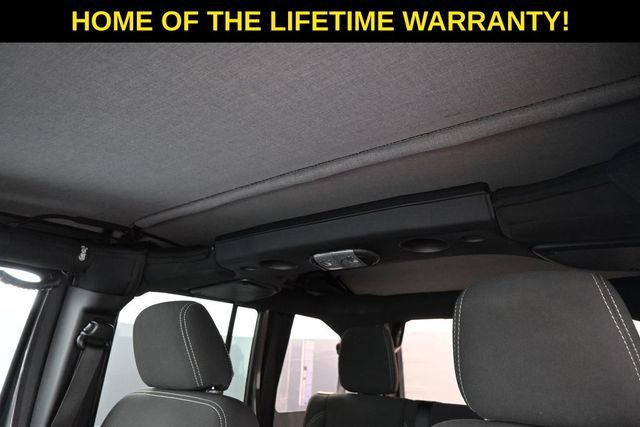 Used 2017 Jeep Wrangler Unlimited Sahara w/ Max Tow Package AWD/4WD image 31