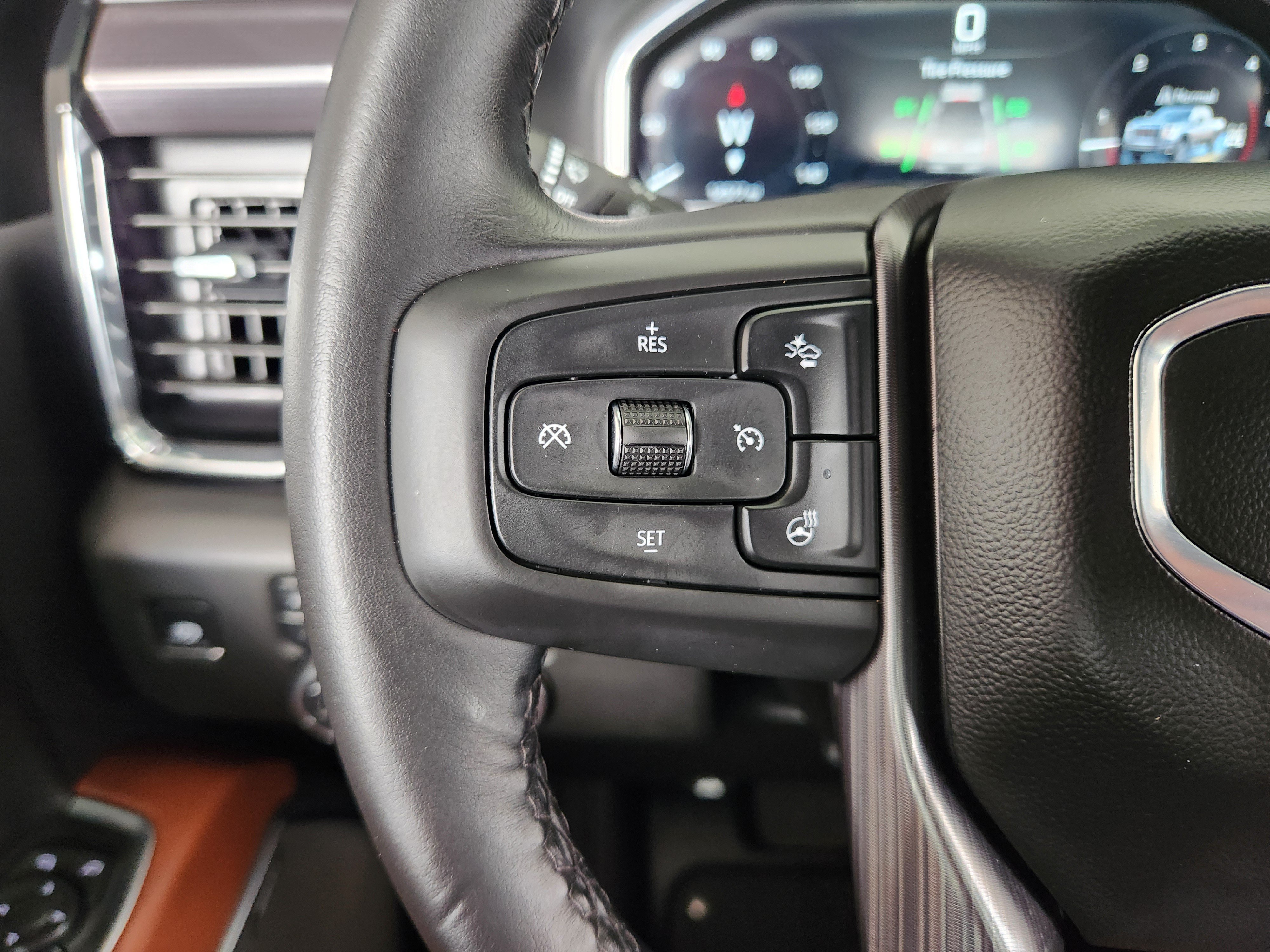Used 2025 GMC Sierra 2500 Denali Ultimate w/ Max Trailering Package AWD/4WD image 28